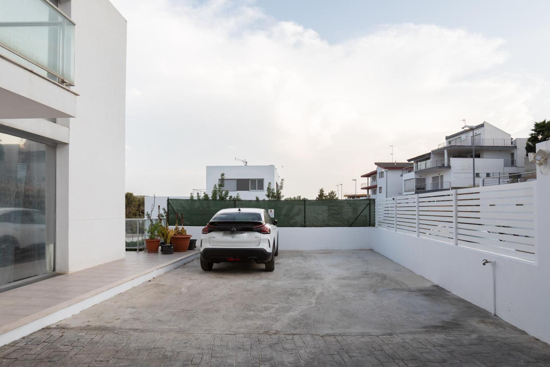 Descubre Villa Oasis - Confort, diseño y naturaleza a un paso de Valencia