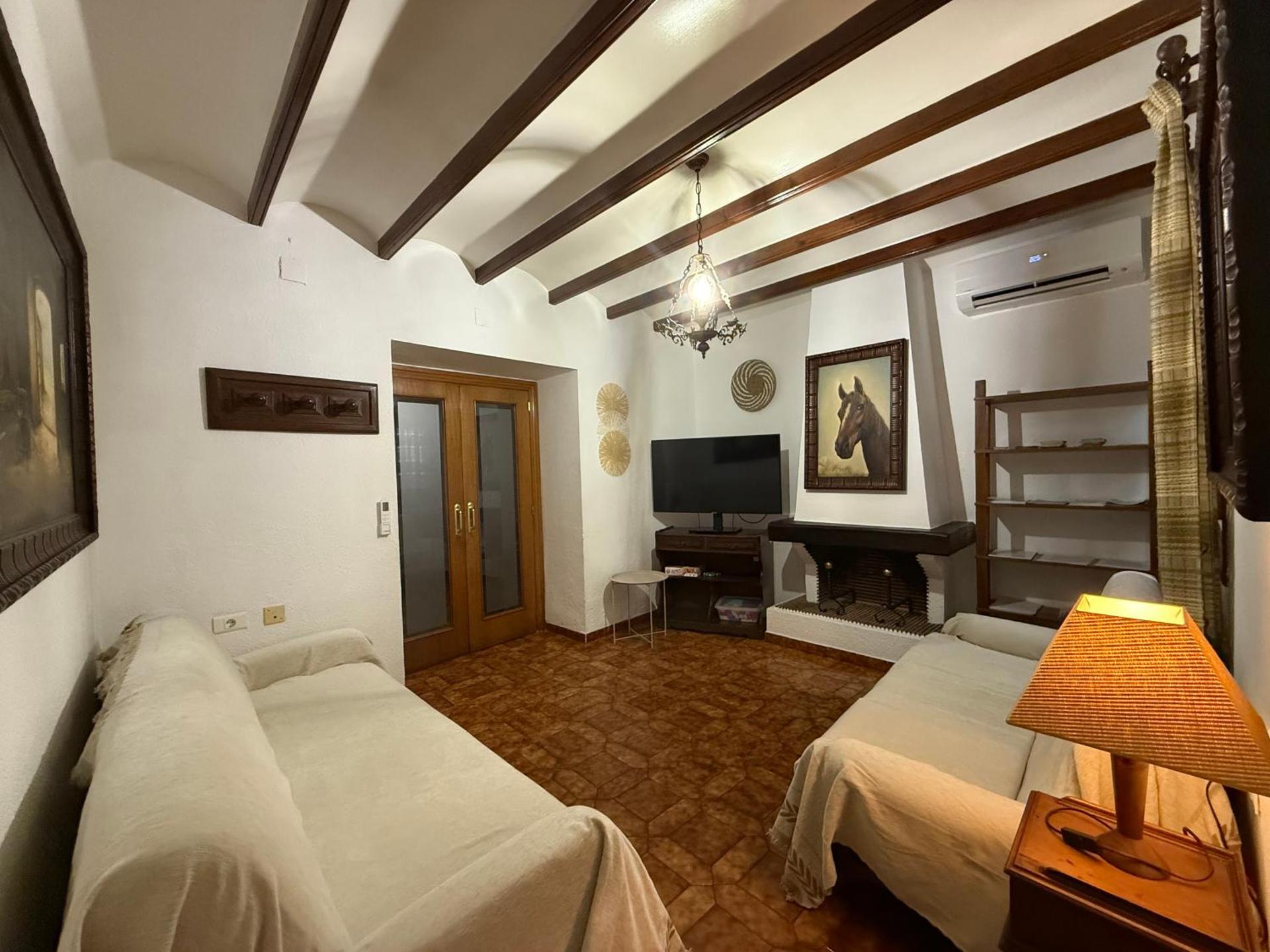 Communal lounge/ TV room