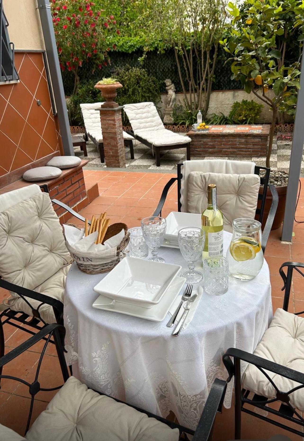 Charming Beachfront Retreat