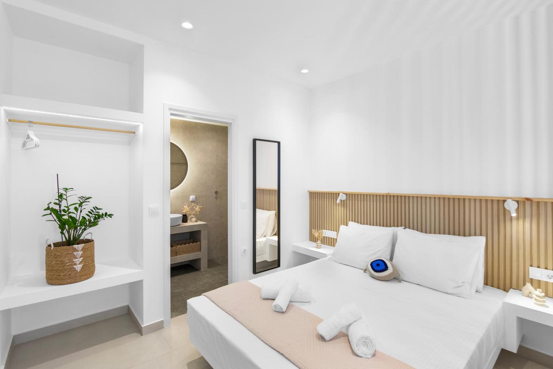 Plori Suites Paros