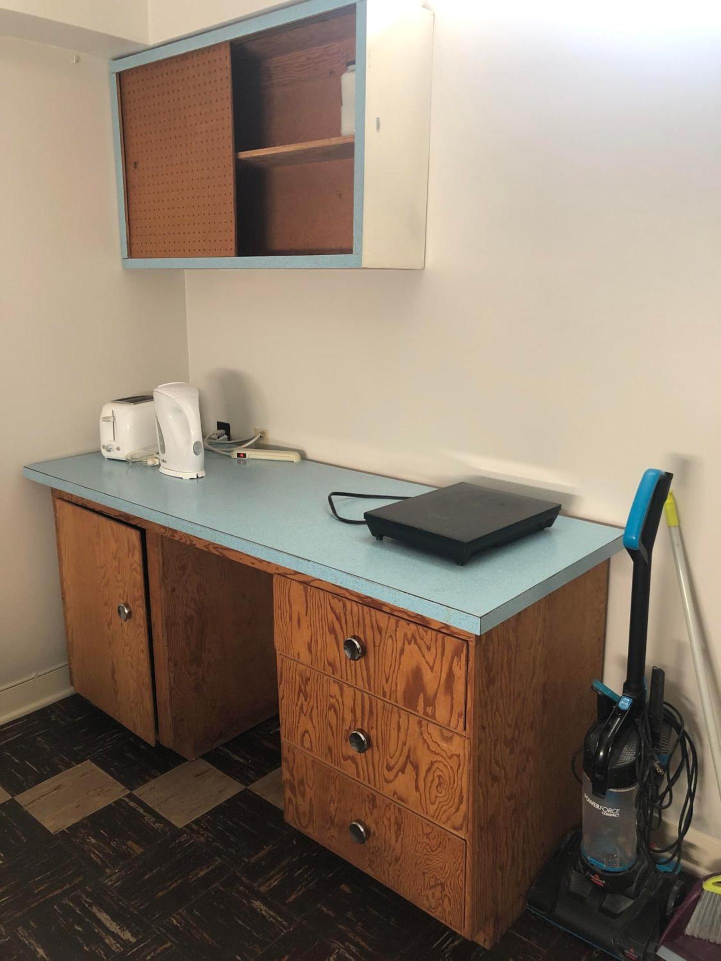 Comfort cottage guest home near subway station, bus and downtown