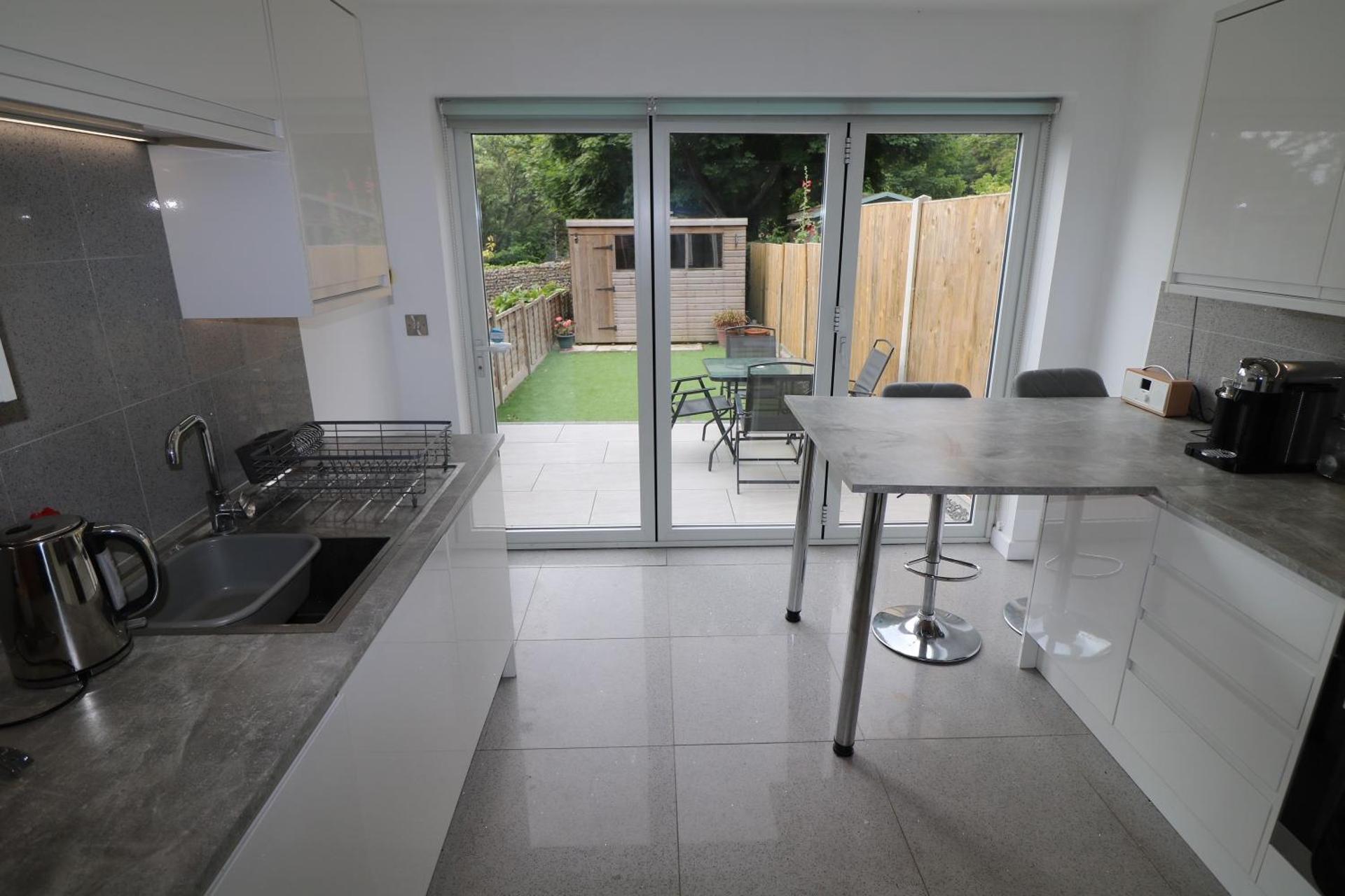 The Seaside Haven w Parking - Mins to Viking Bay