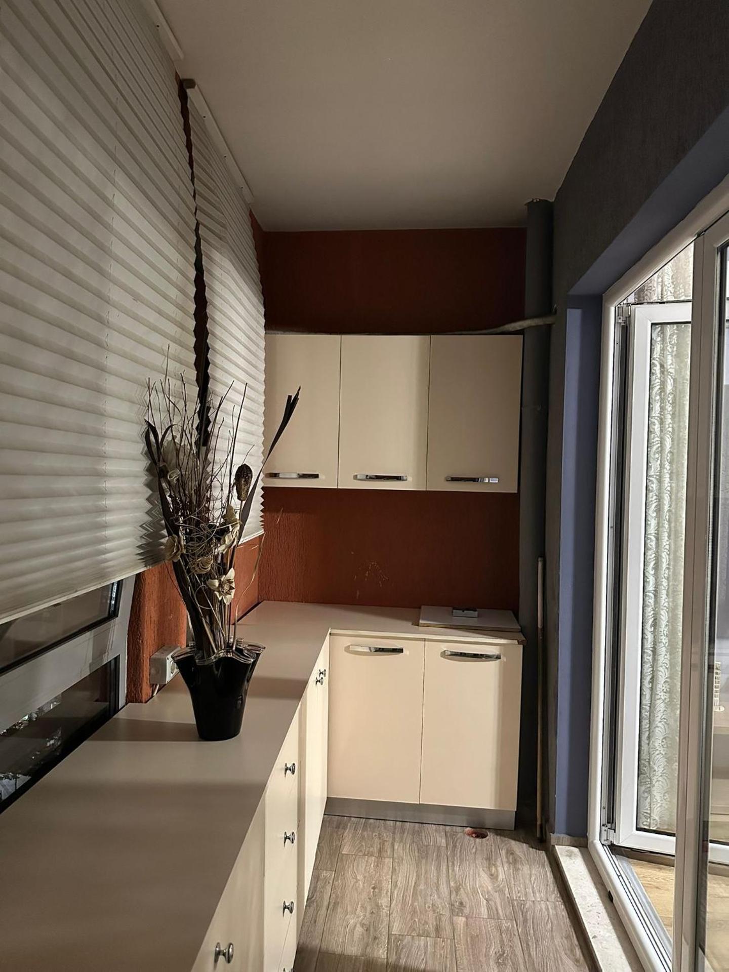 Modern 2BR Apartment with Living Room and Private garage