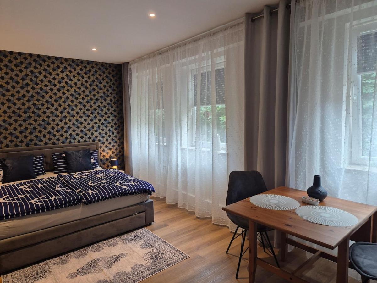 Zentroom studio apartment