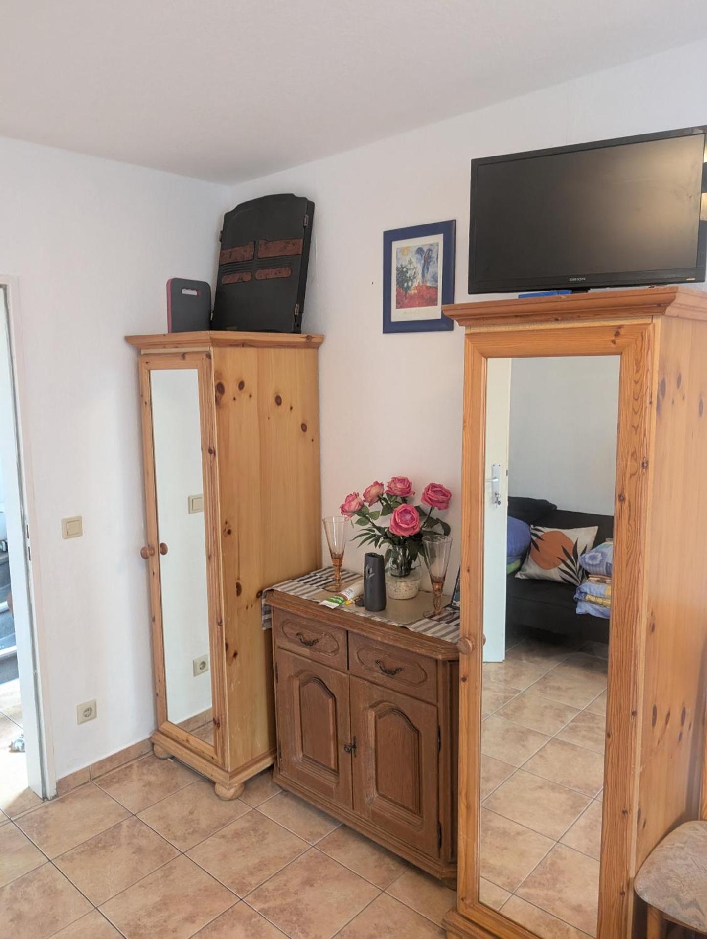 Communal lounge/ TV room