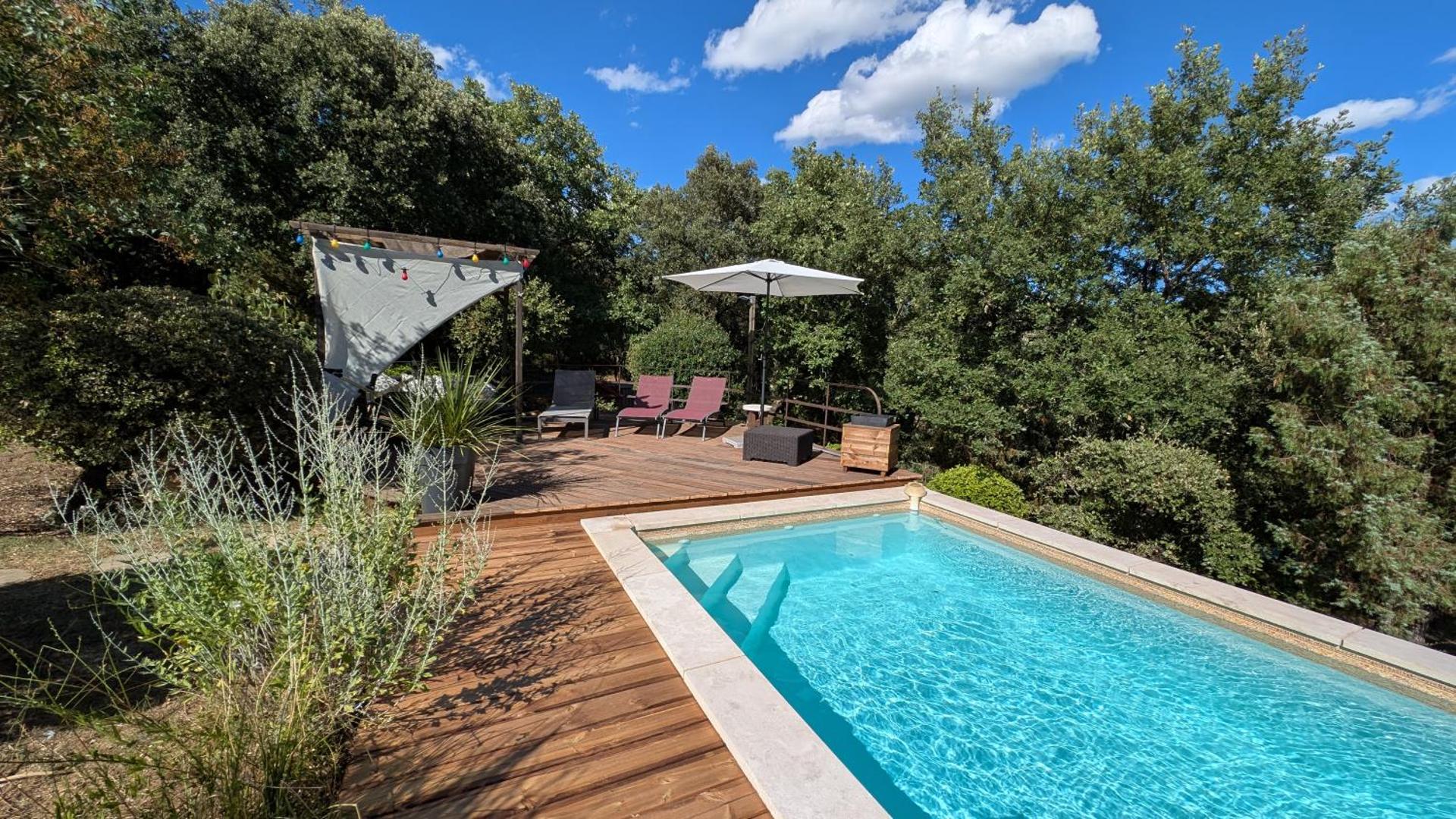 Roulotte romantique avec piscine en Cévennes