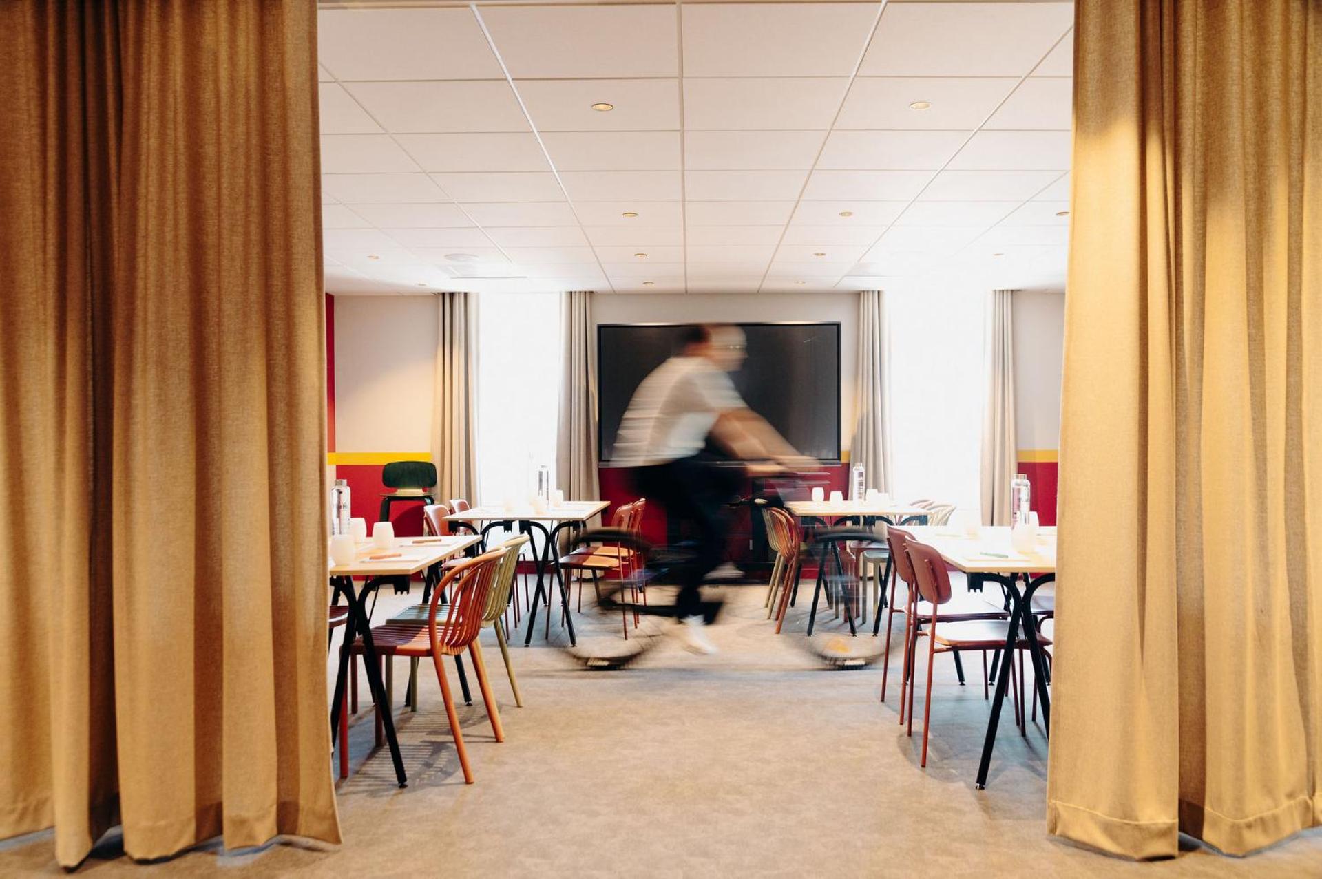 Meeting/conference room