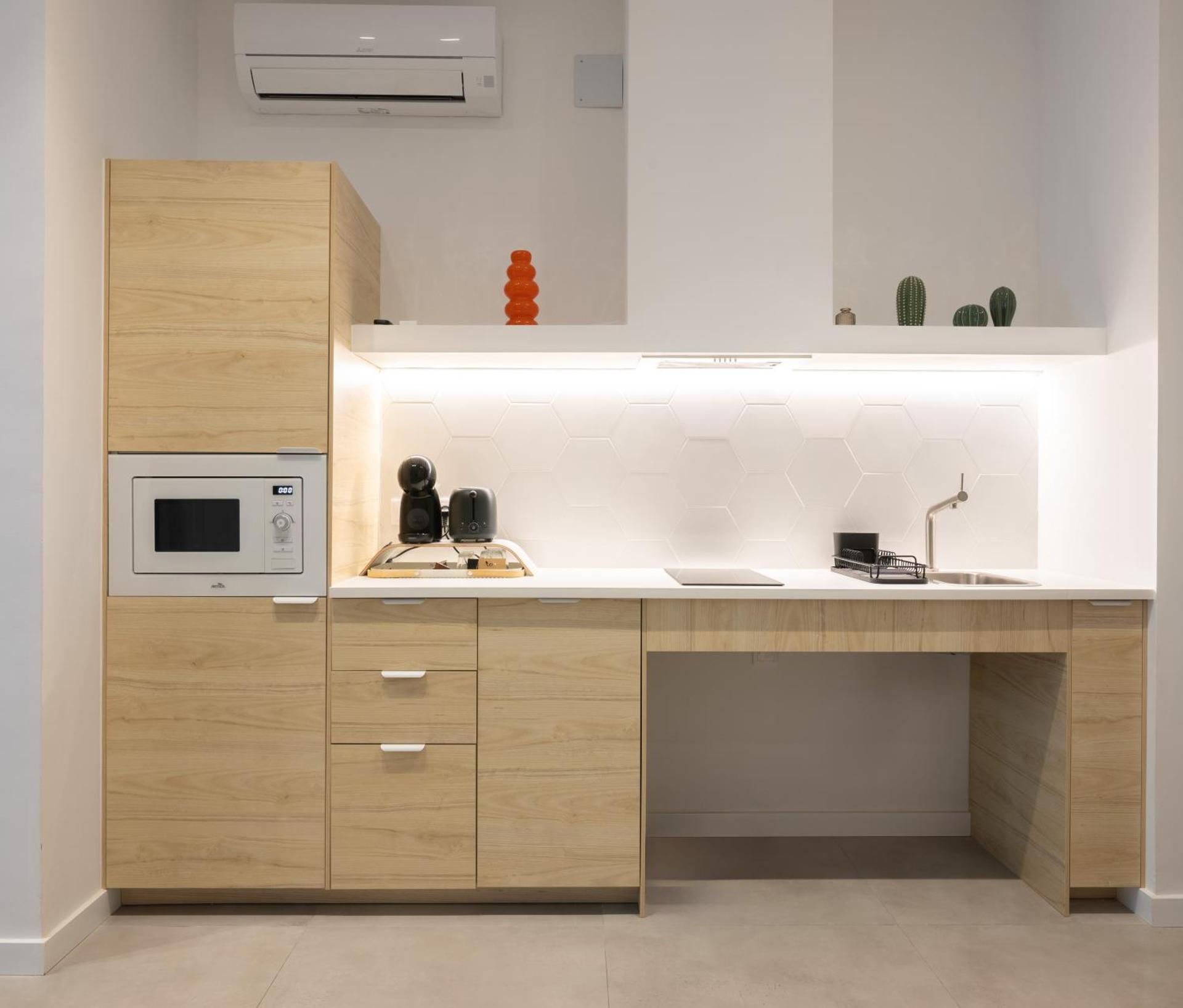 Kitchen or kitchenette