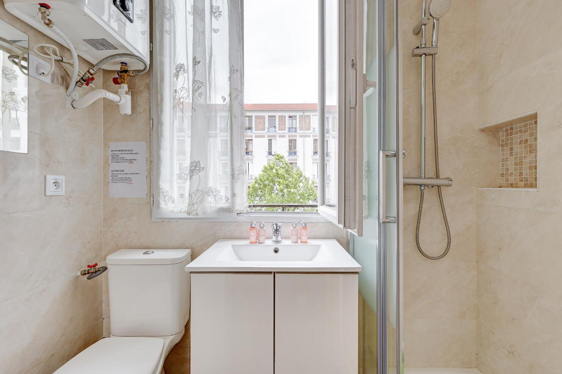 121 - 4 Personnes Jeux Olympiques Stade de France