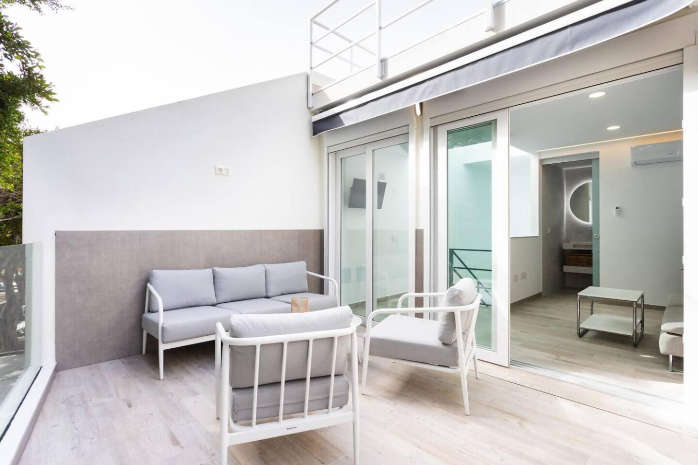 Sunnyland Teresitas beach house