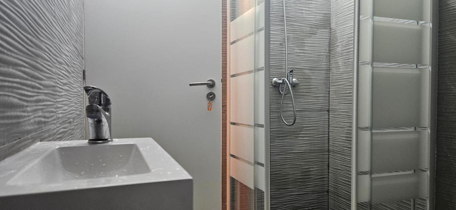 Camera Tripla Basic con Bagno in Comune