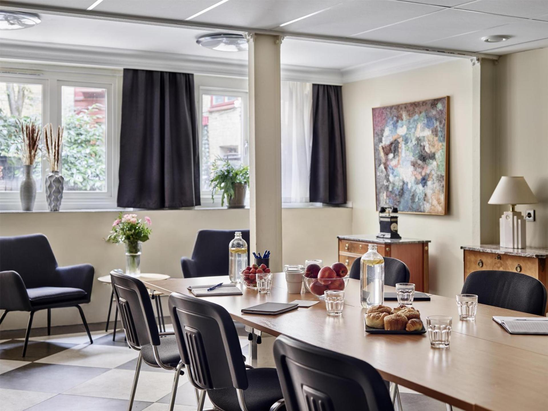 Meeting/conference room