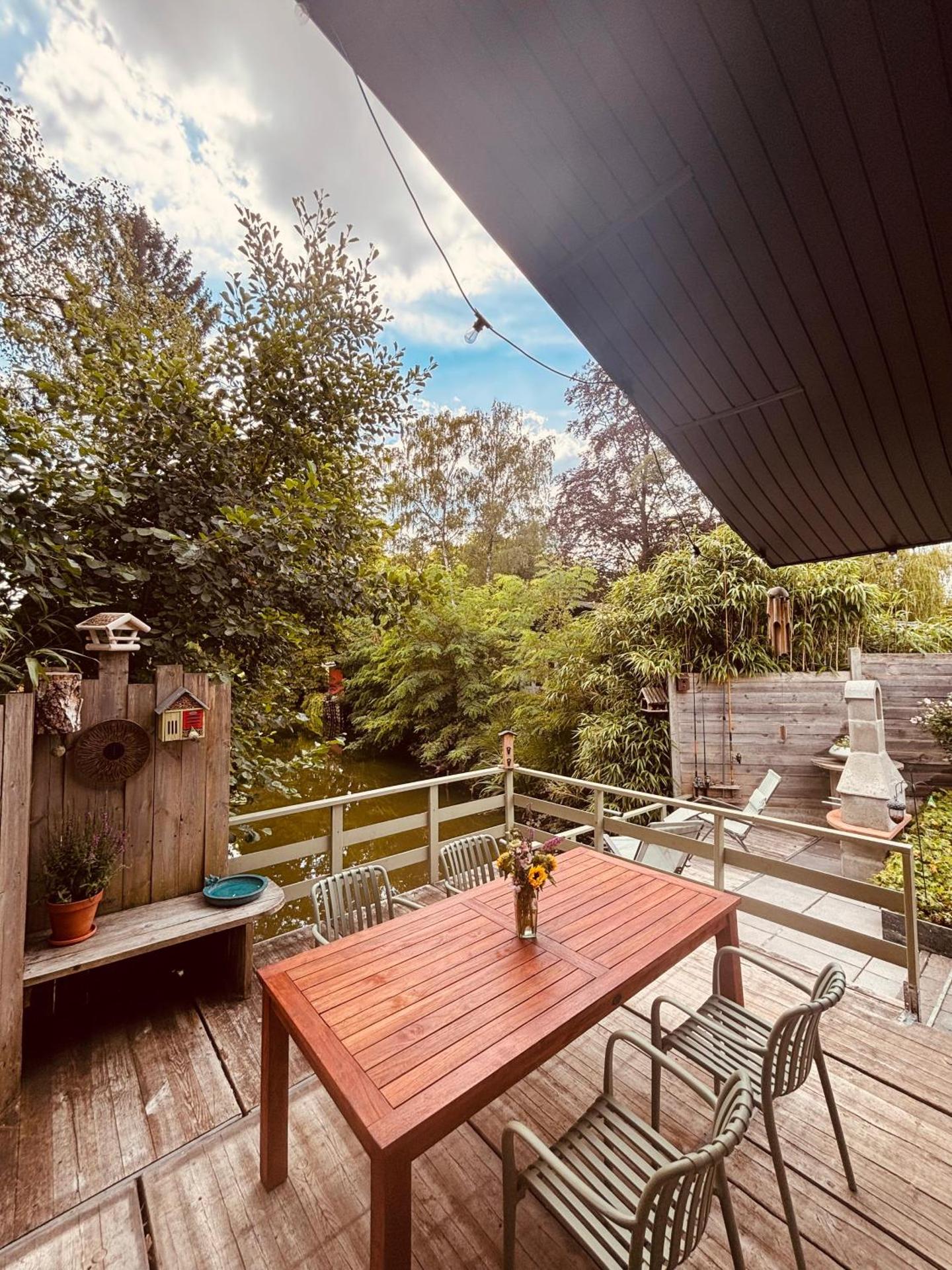 CASA LAGO gezellige chalet aan het water