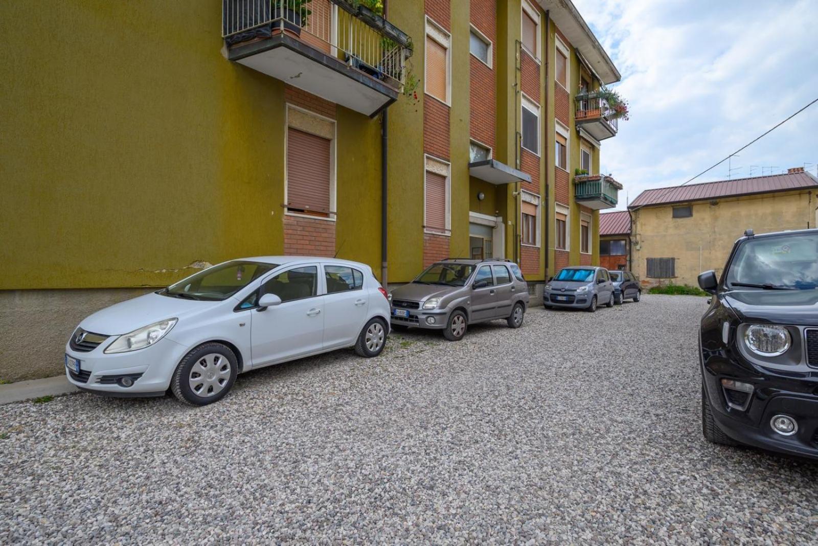 Stay in style - vibrant condo in San Giovanni Lupatoto