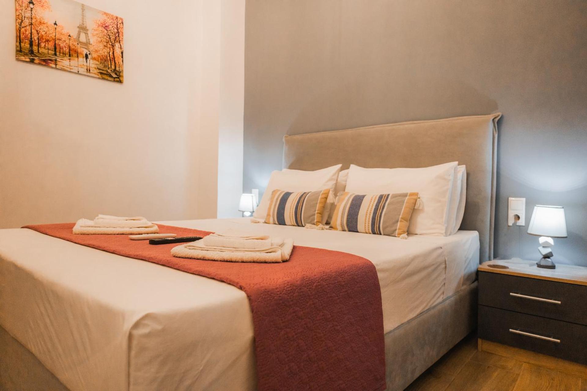 One-Bedroom Apartment with Balcony