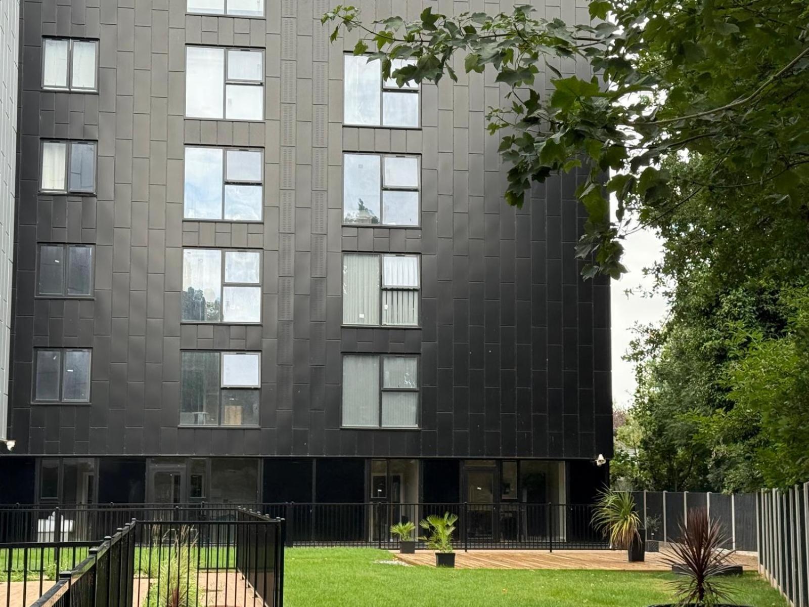 Quality City Green Luxury Apts Close to NEC & Airport