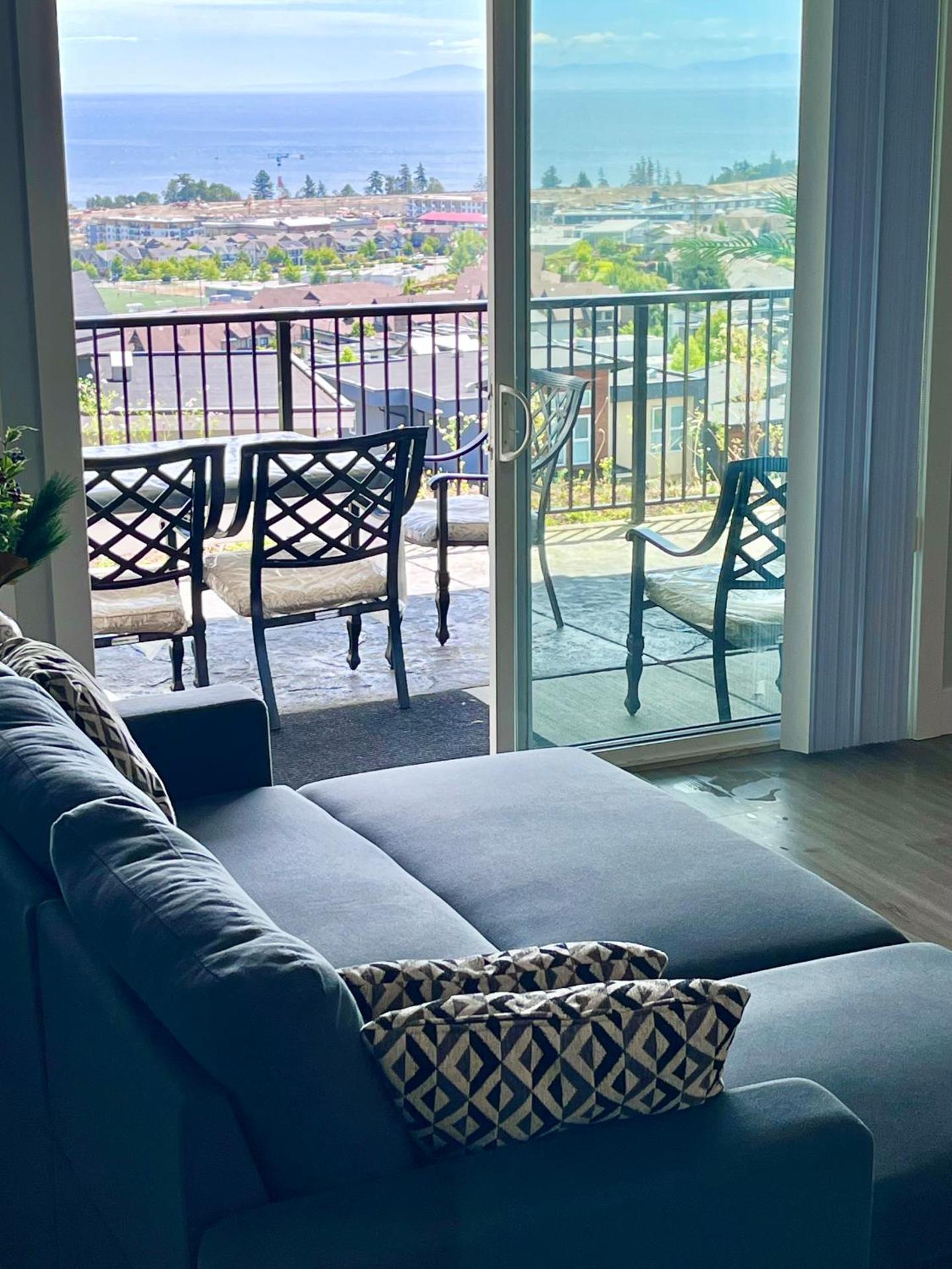 Winter Deal! Stunning Ocean View Modern 1 BDR Private Entry Suite