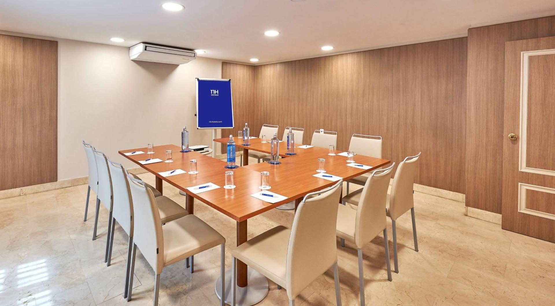 Meeting/conference room