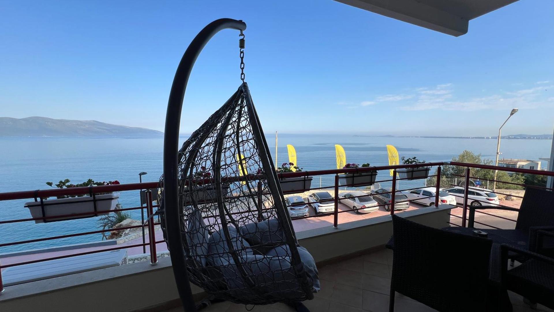 Thea Seaview Apartament