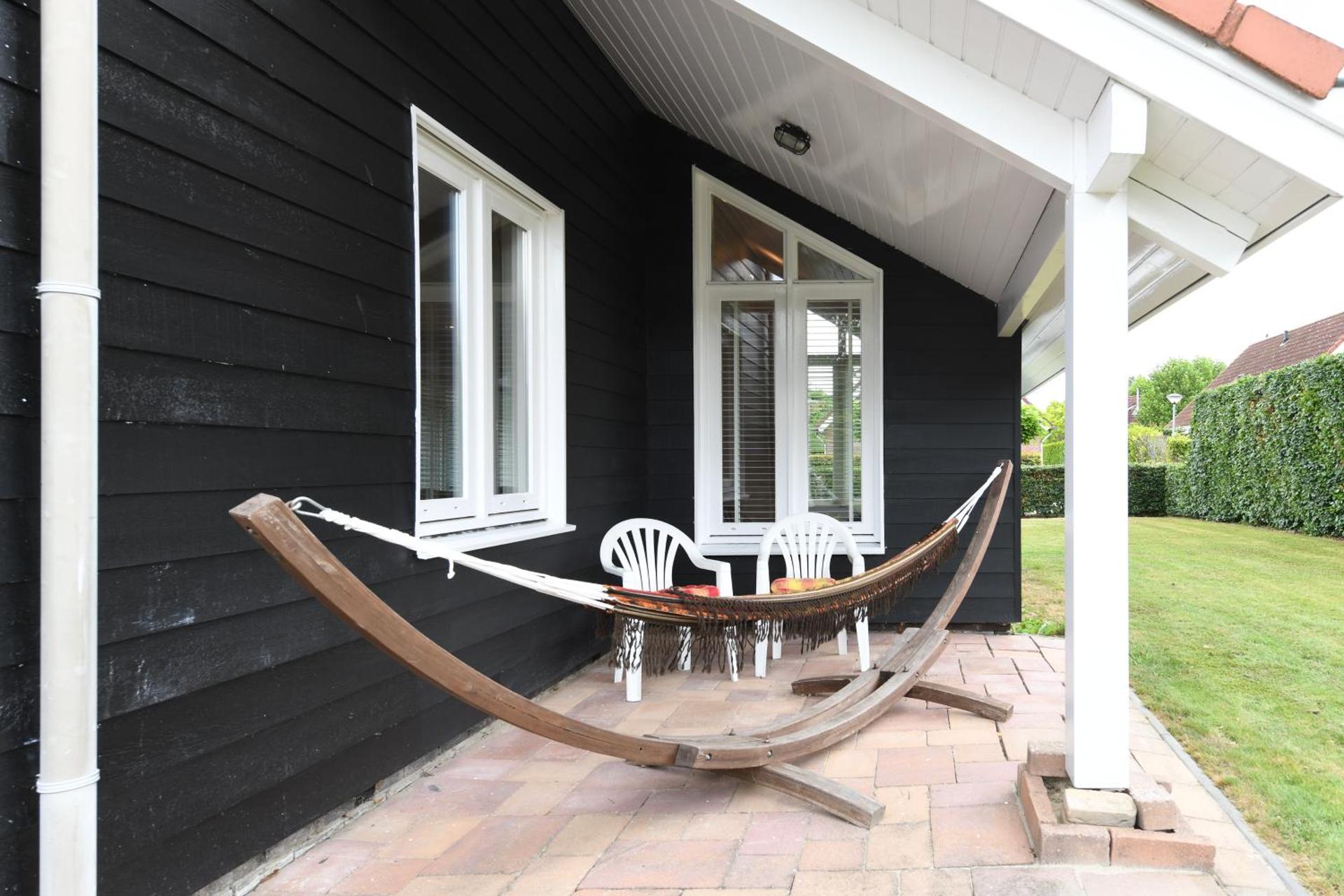 The Black House - Luxurious Holiday Villa Zeewolde