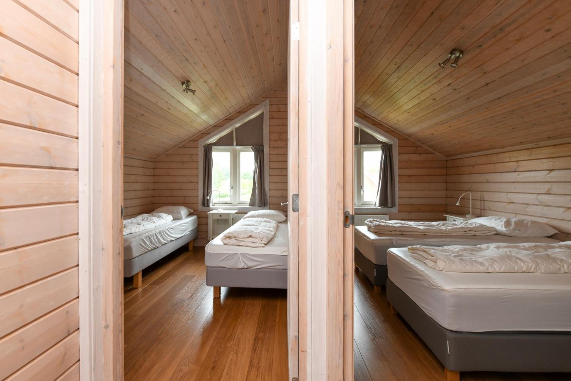 The Black House - Luxurious Holiday Villa Zeewolde