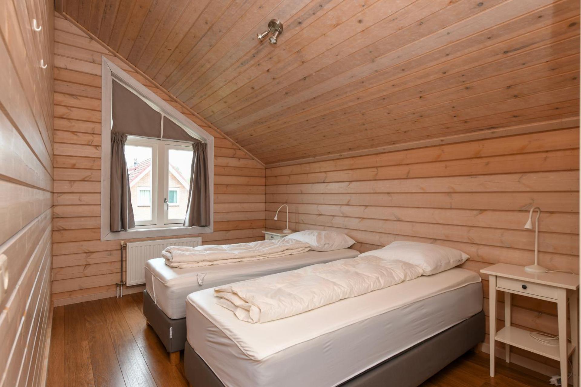 The Black House - Luxurious Holiday Villa Zeewolde