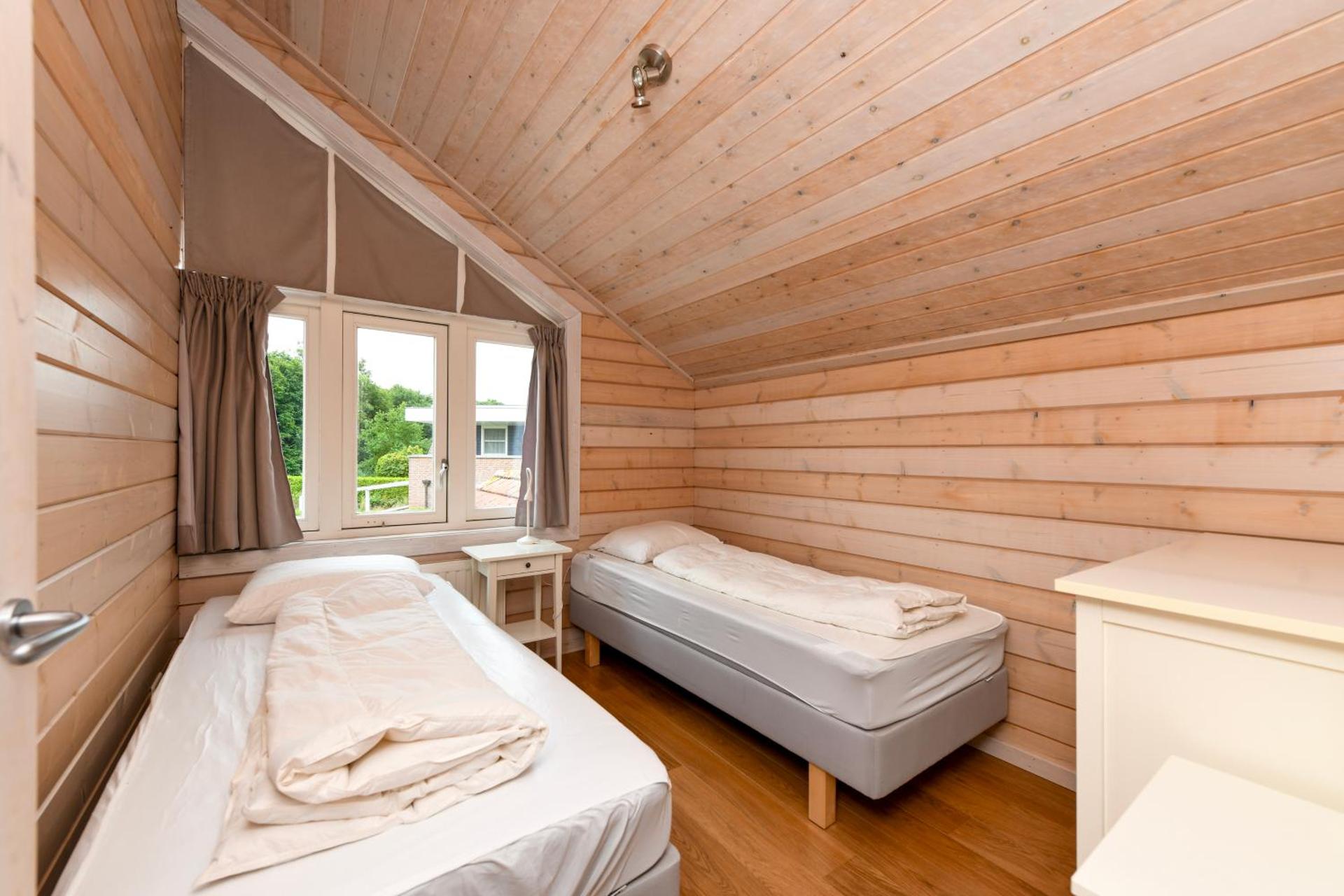 The Black House - Luxurious Holiday Villa Zeewolde