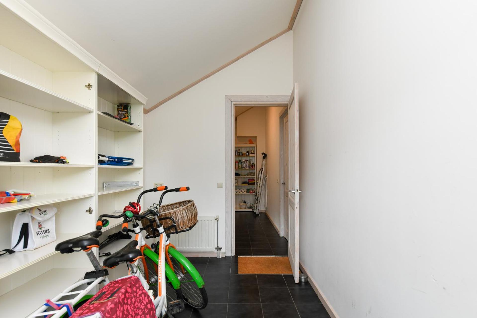 The Black House - Luxurious Holiday Villa Zeewolde