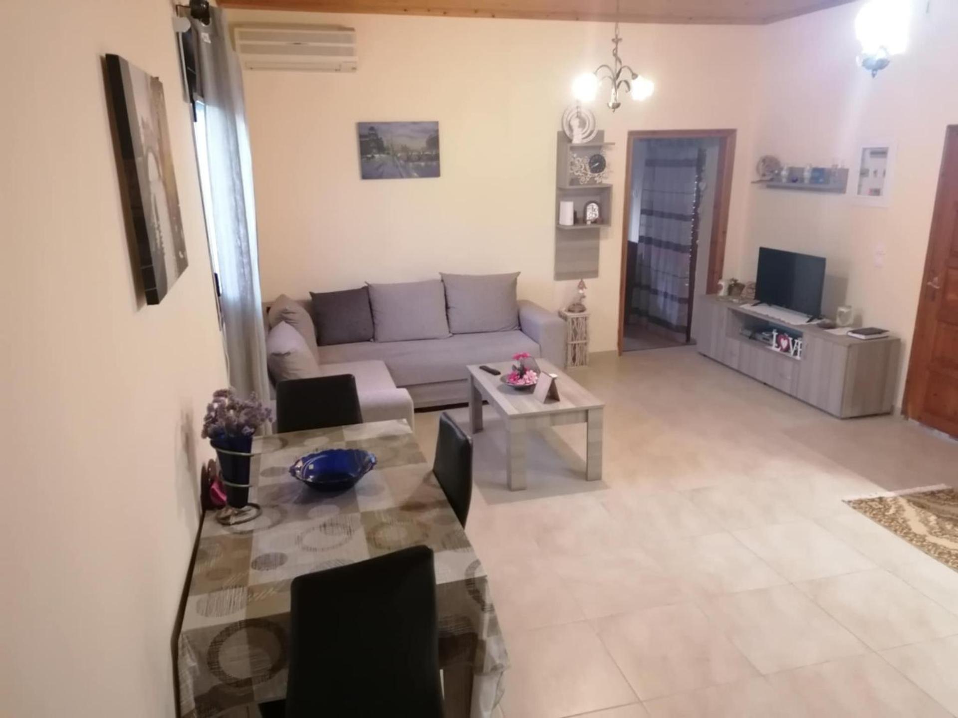 Angela's place - Stomio residence near the sea