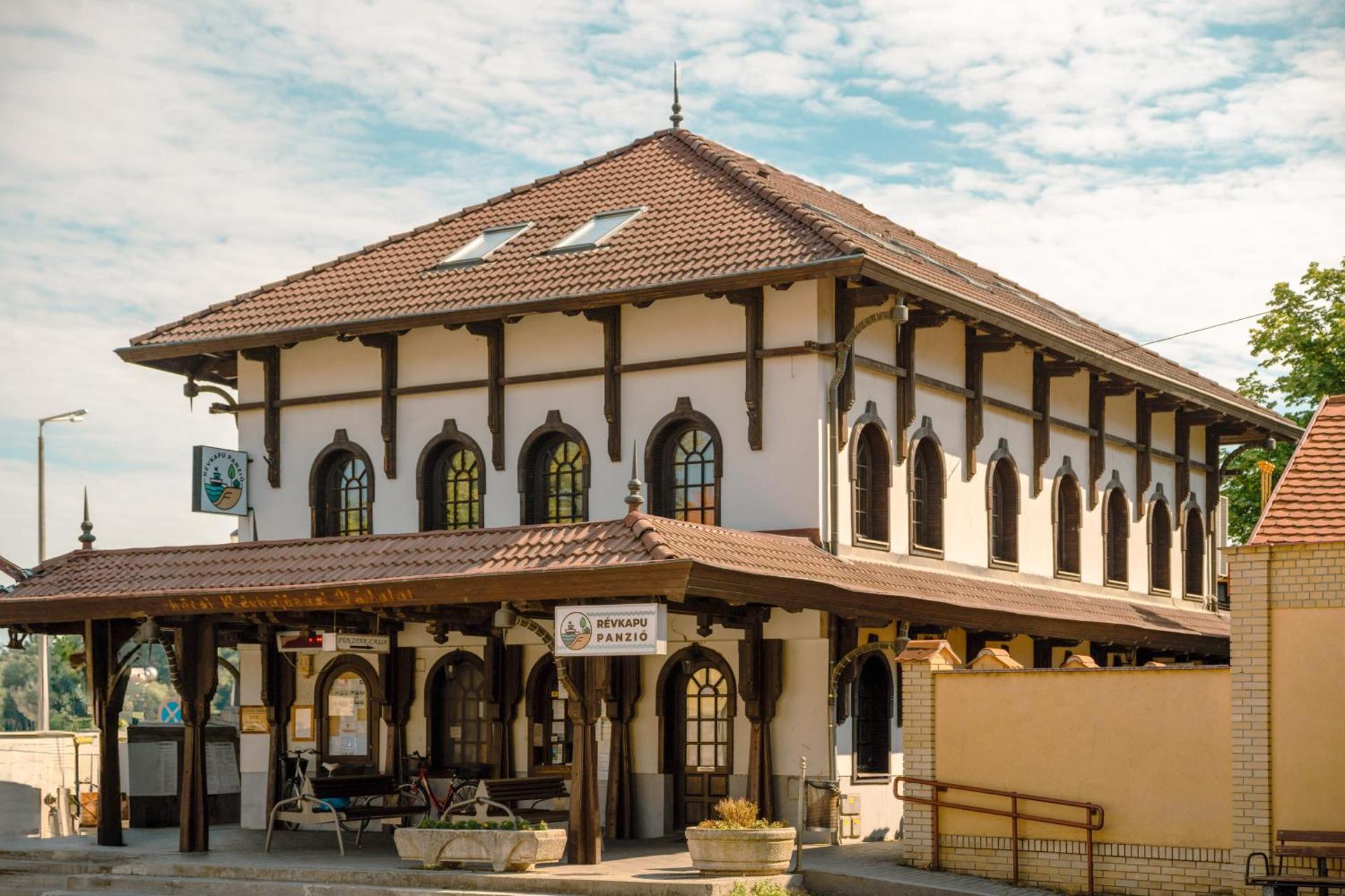 Révkapu Panzió Mohács