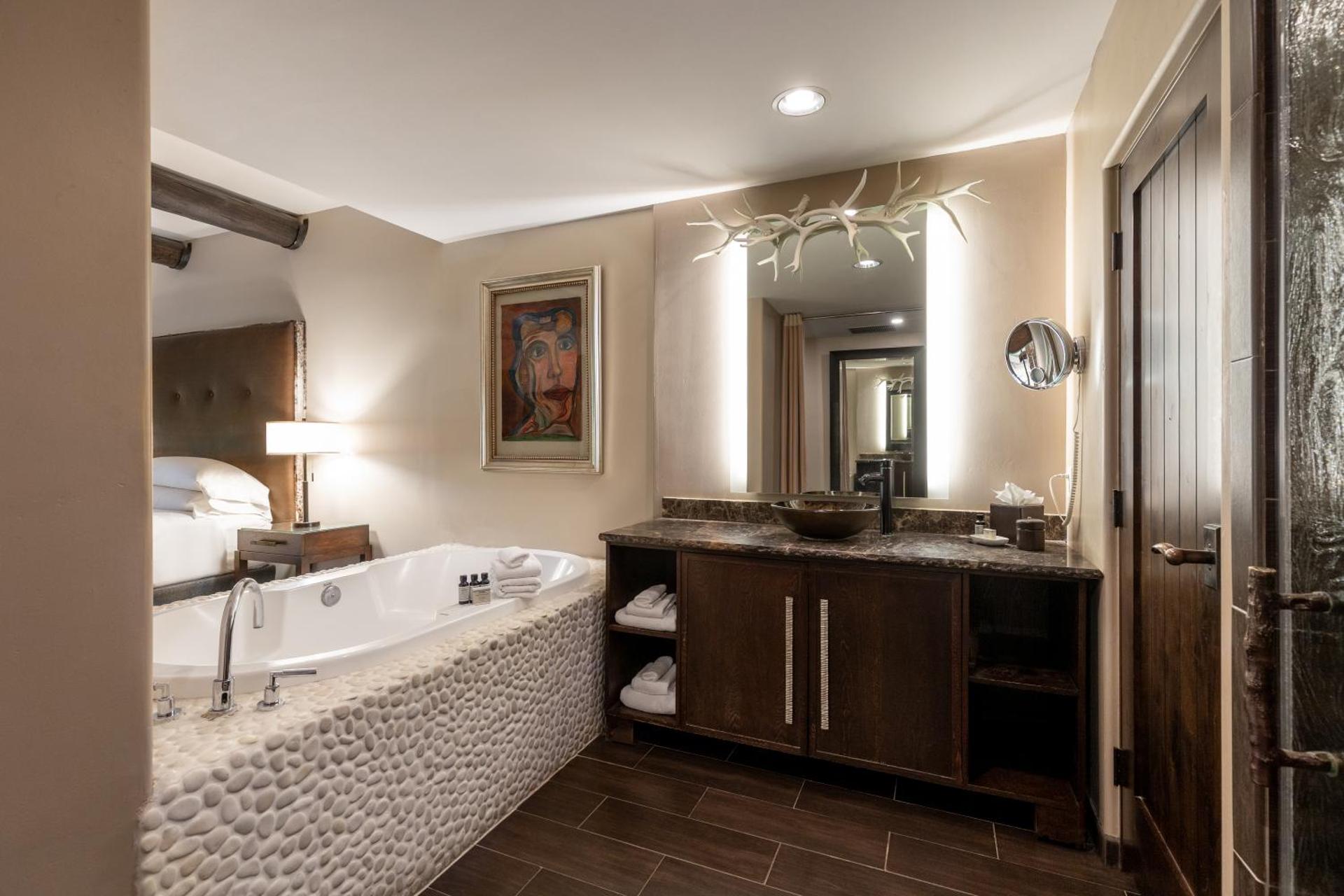 El Monte Sagrado Resort & Spa