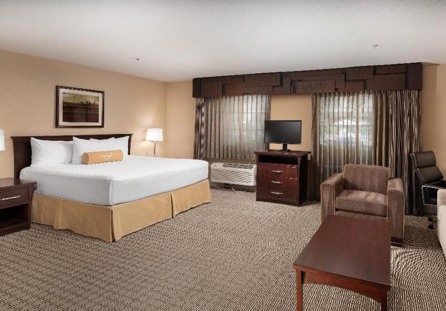 Tuscany Suites & Casino