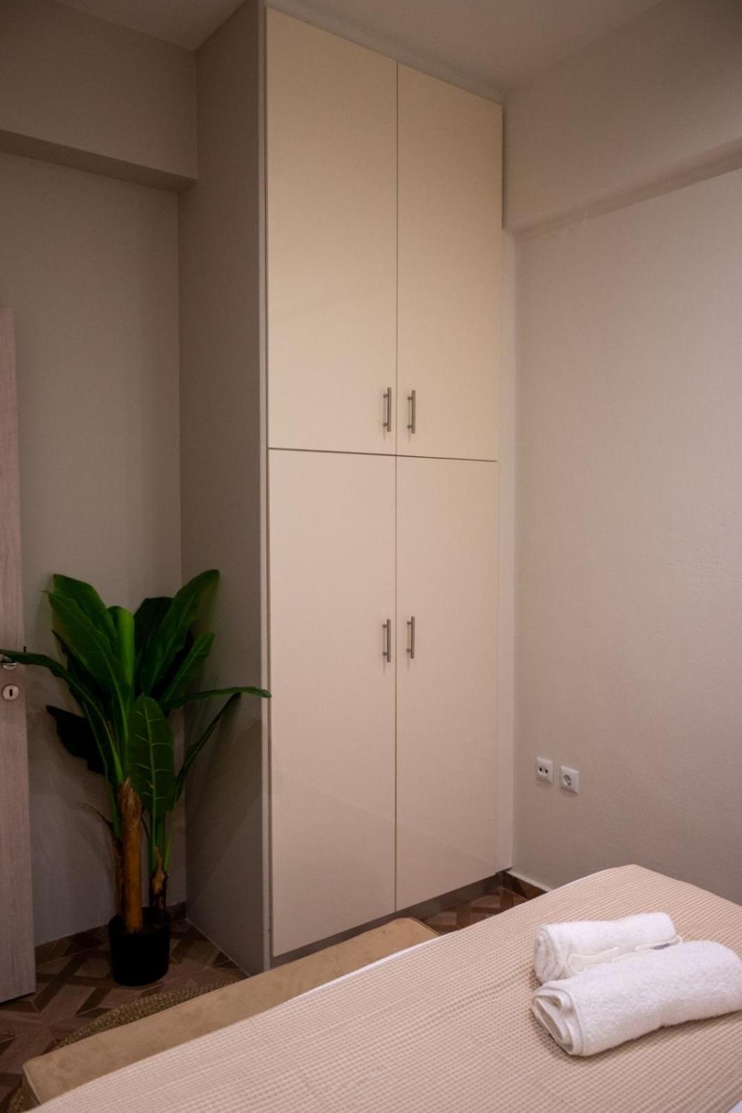 TSABAS BEACH SIDE APARTMENTS ΤΣΑΜΠΑΣ παραλιακά διαμερίσματα 1