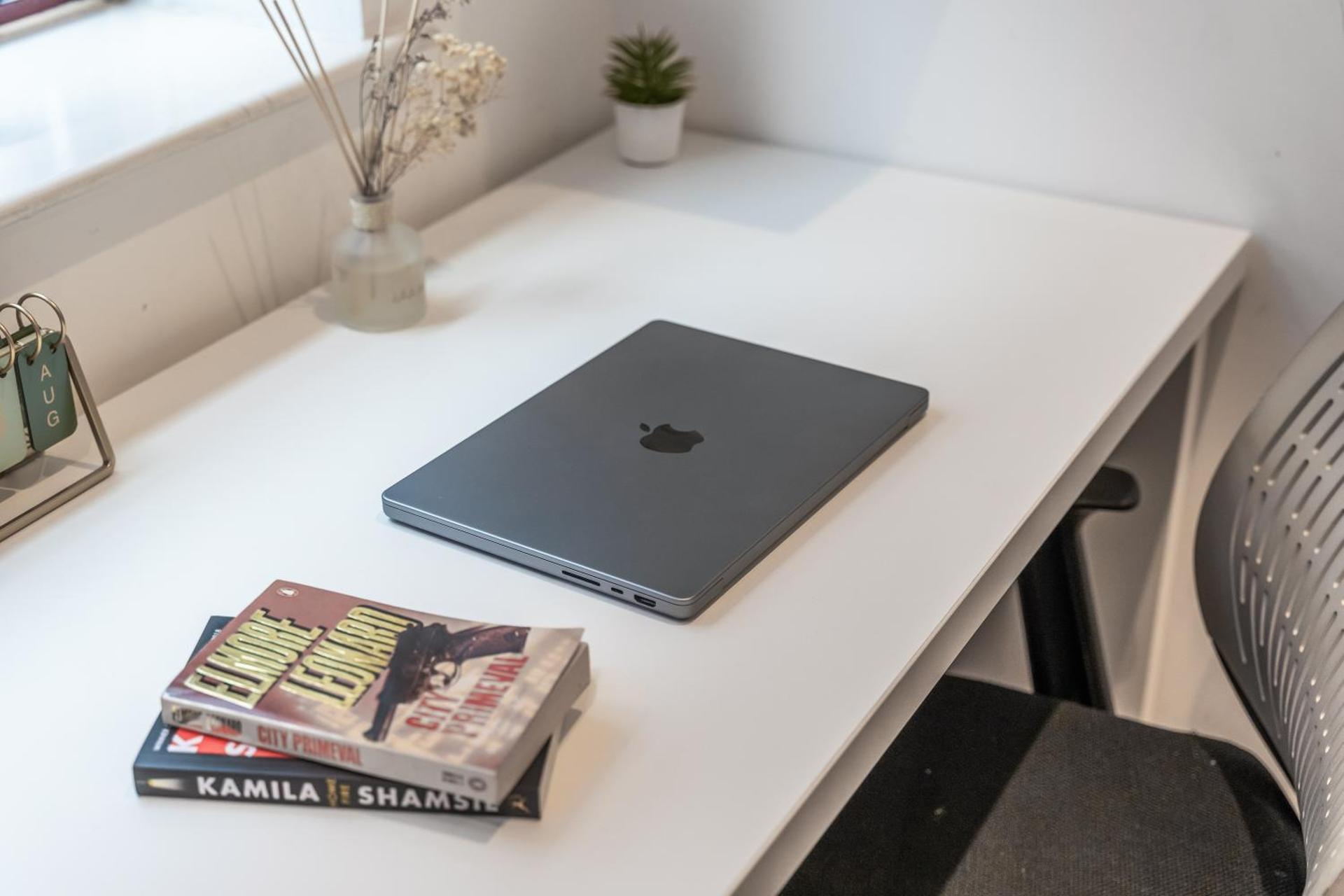 Leeds Elegant Central Flat - Sleeps 8 - View City Centre