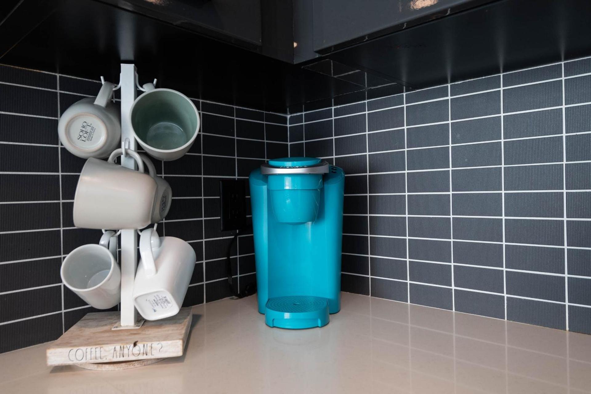 Stunning 3BR High Rise Pool, Spa & Rooftop Views