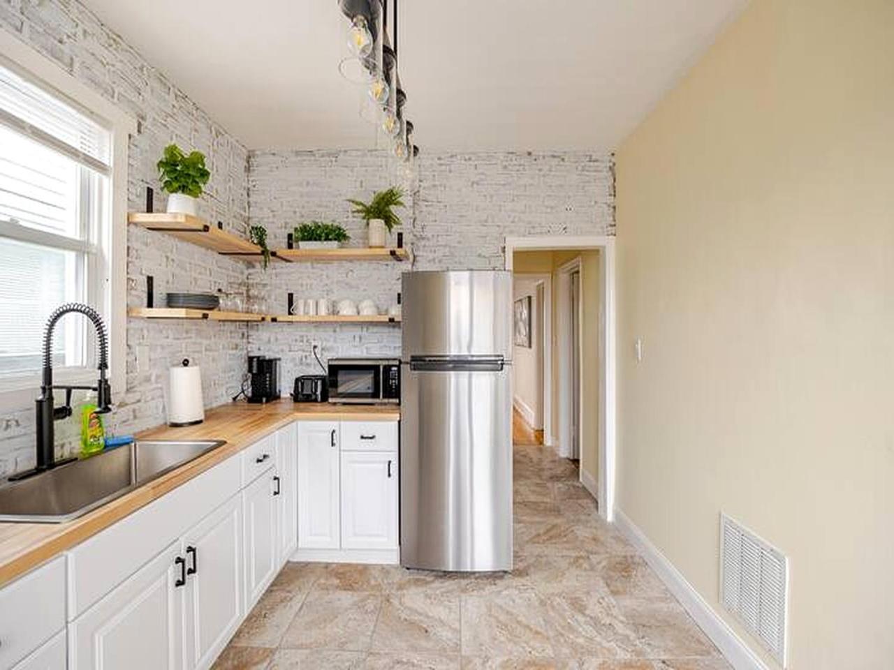 Urban Oasis 3BR Apt with Iconic WTC View