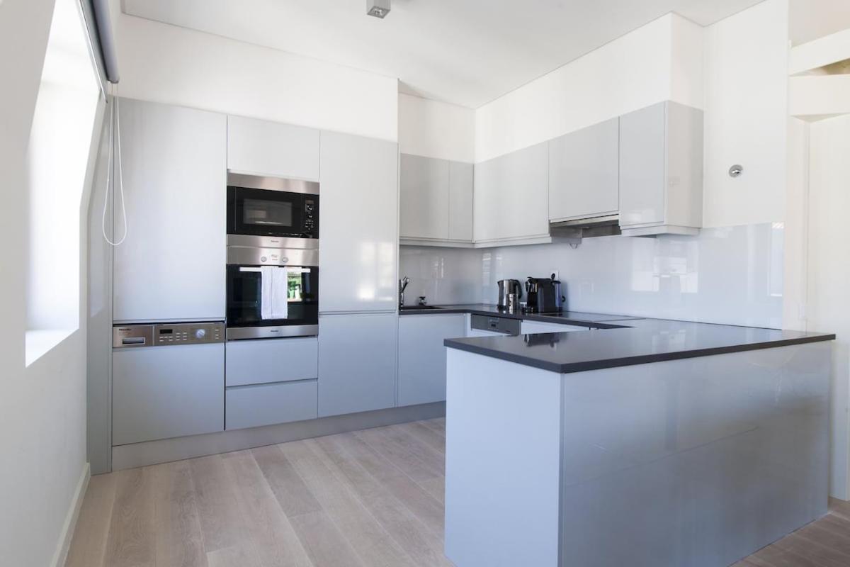 GuestReady - Central stylish home with parking