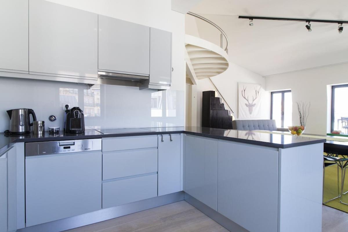 GuestReady - Central stylish home with parking