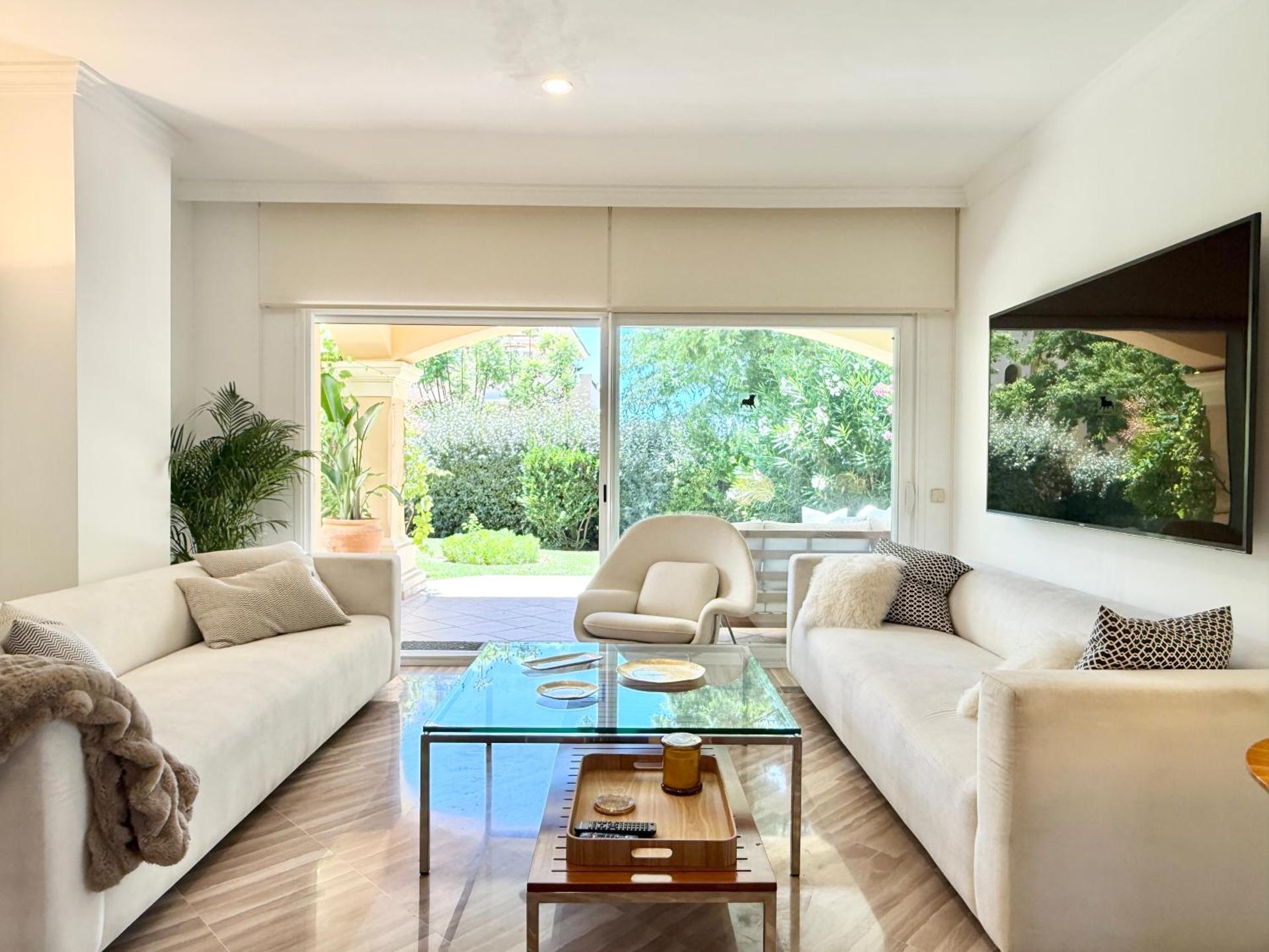 Sea Breeze Luxury Hacienda Elviria - EaW Homes