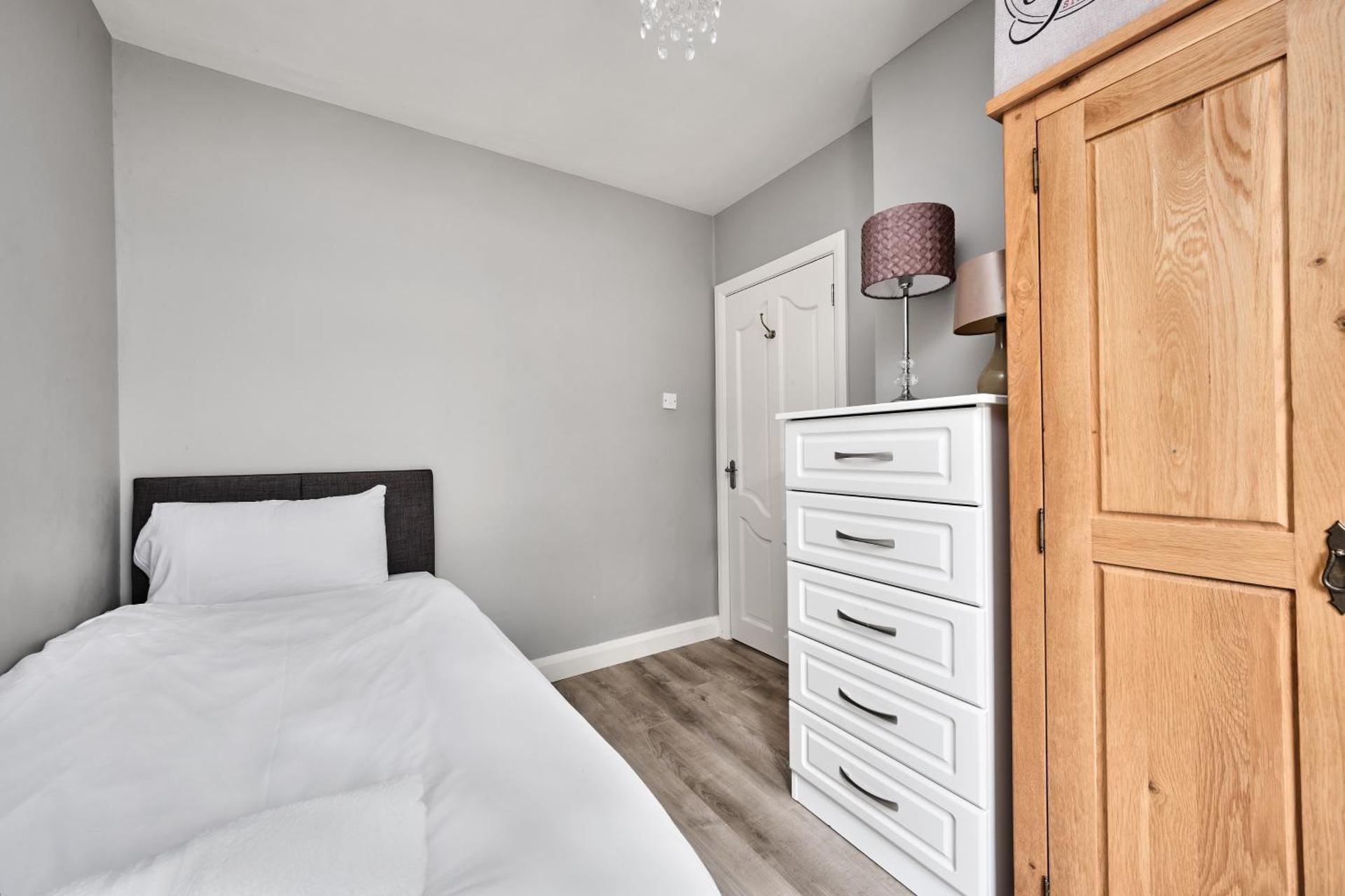 Loughside Lodge - Fermanagh 5 bed waterside bungalow