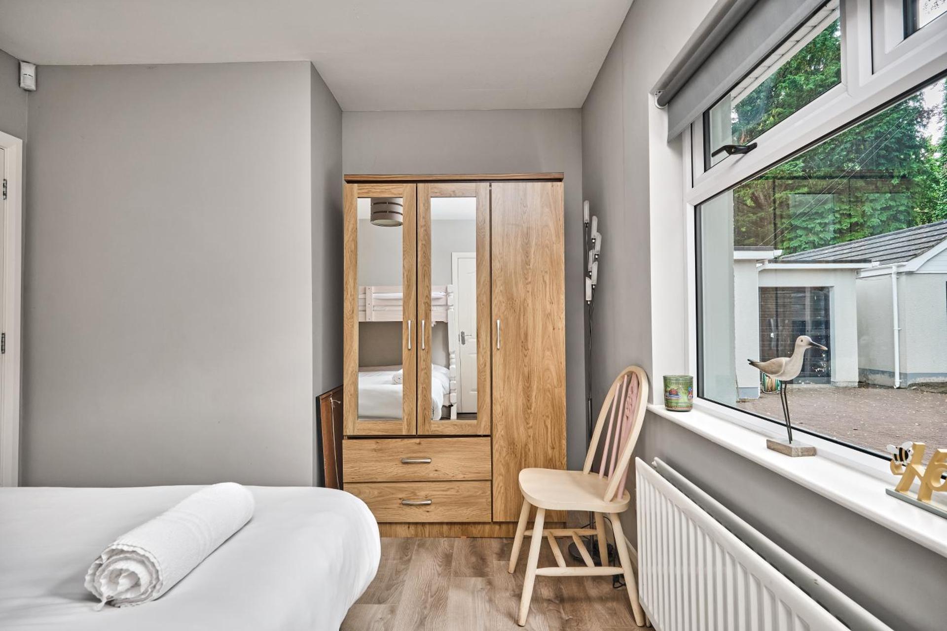 Loughside Lodge - Fermanagh 5 bed waterside bungalow