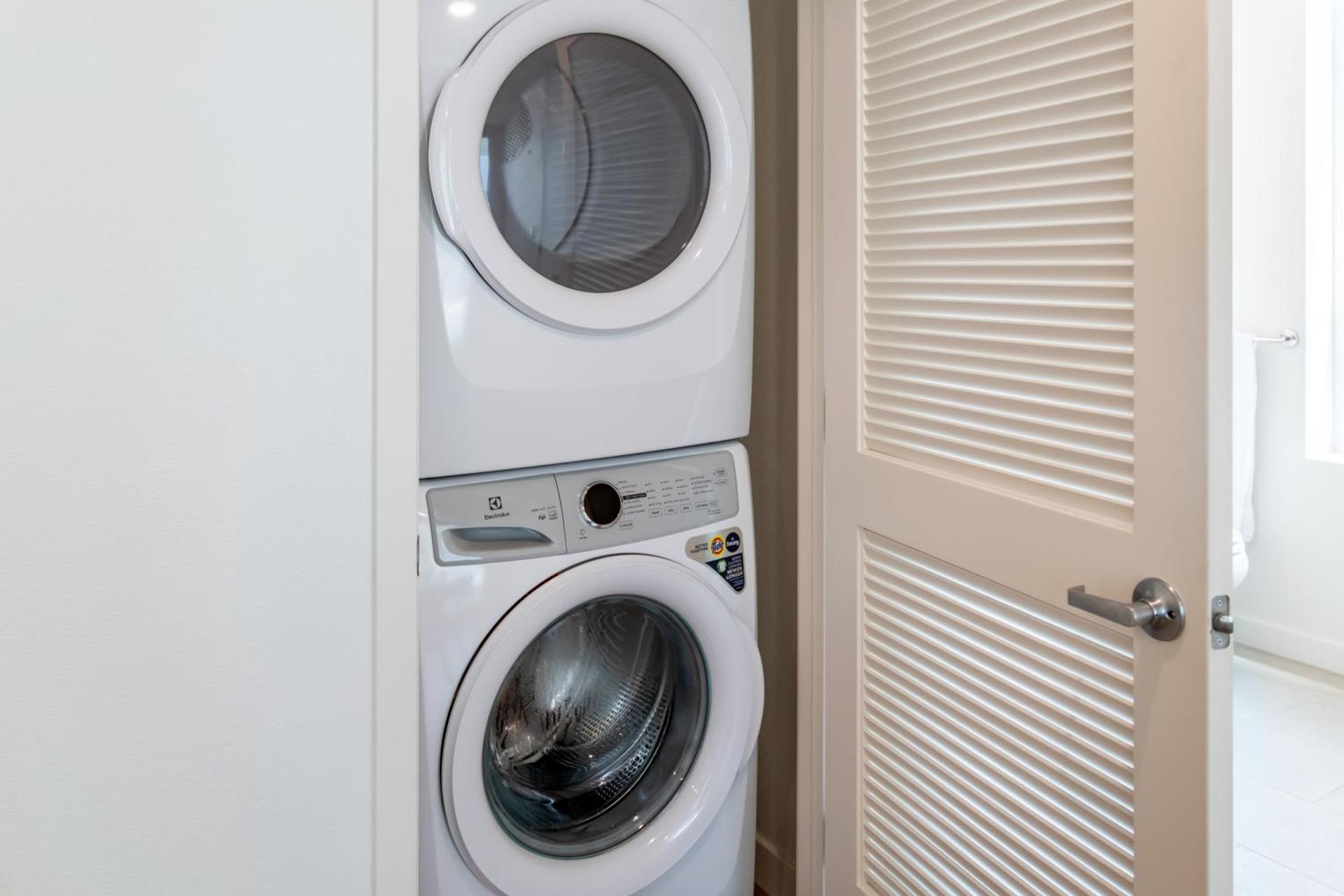 Luxury 2 Bedroom 2 Bathroom Residence With Fitness and Outdoor Pool