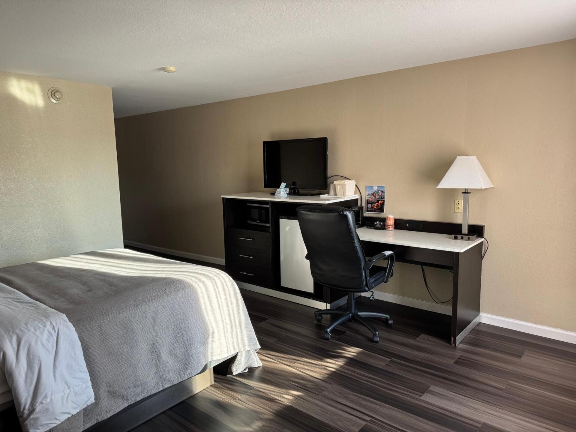 Quality Inn & Suites Middletown - Franklin