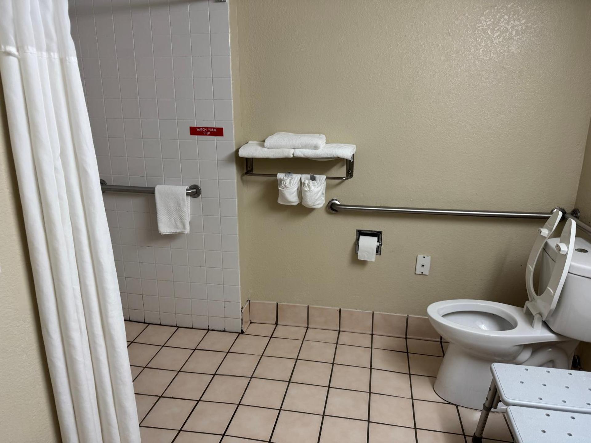 Quality Inn & Suites Middletown - Franklin