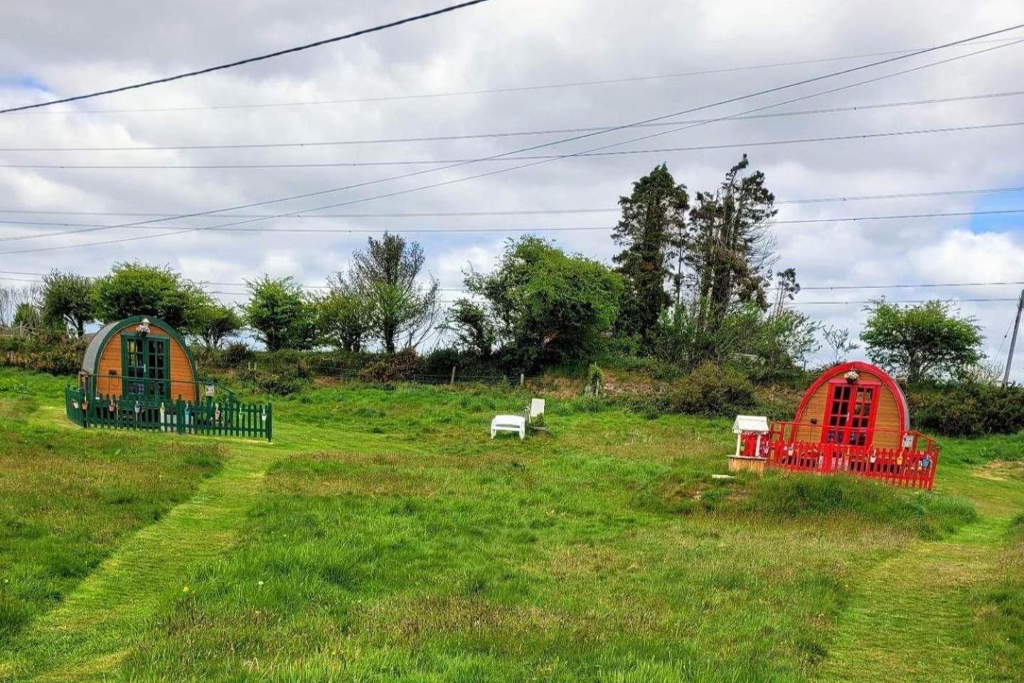 St Austell Glamping Pod with Spa Pool and Pets Ok