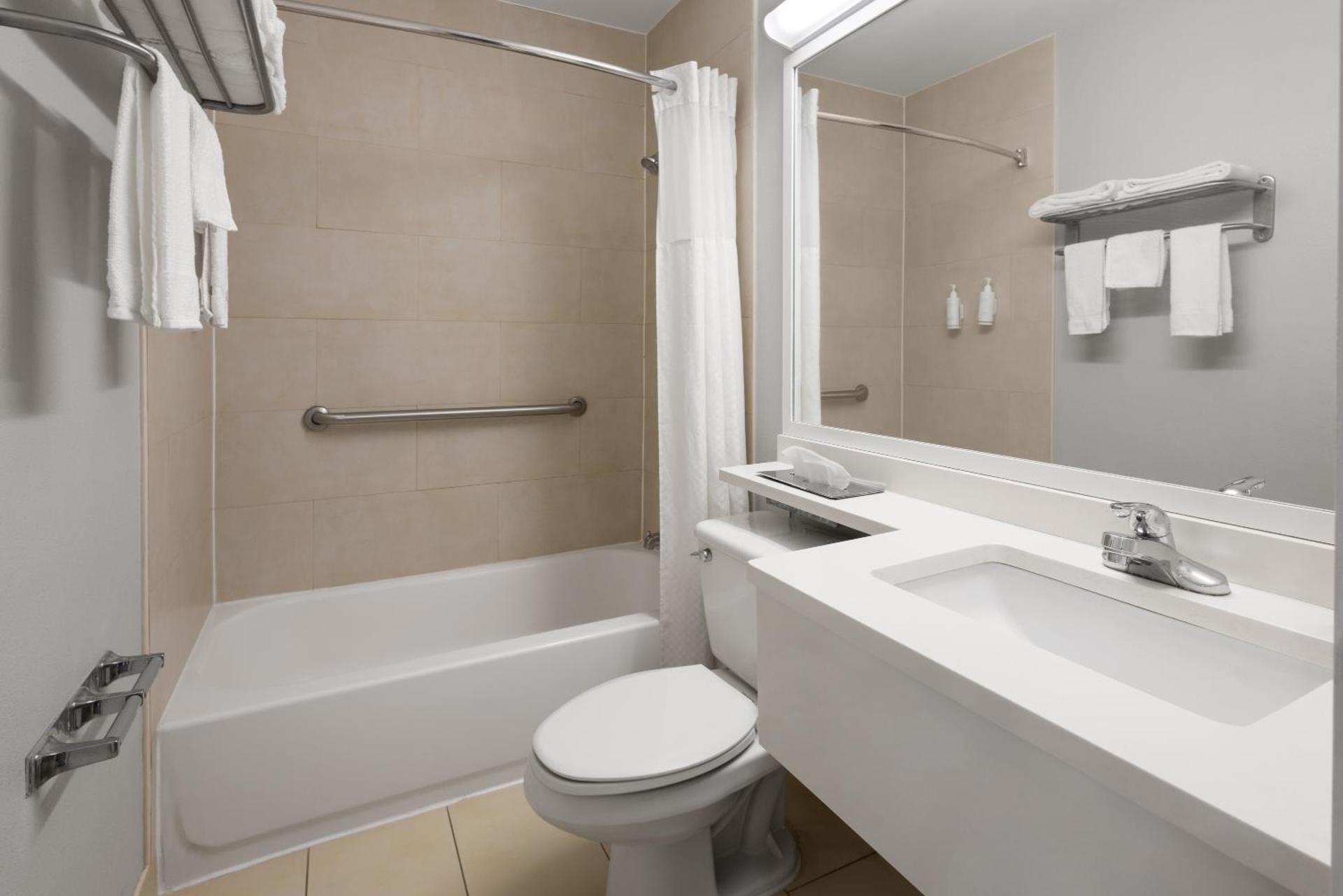 Deluxe Queen Room - Non-Smoking