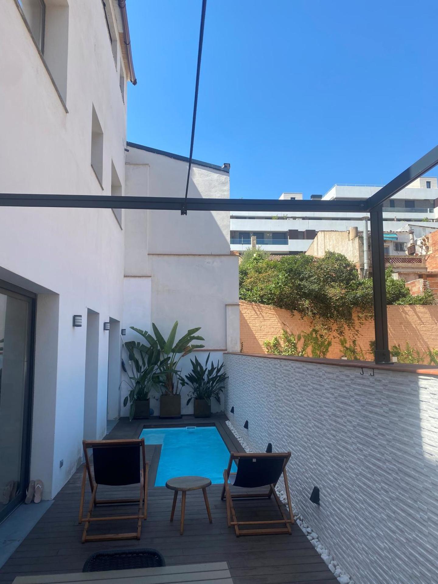 Casa grande y céntrica con piscina en zona peatonal