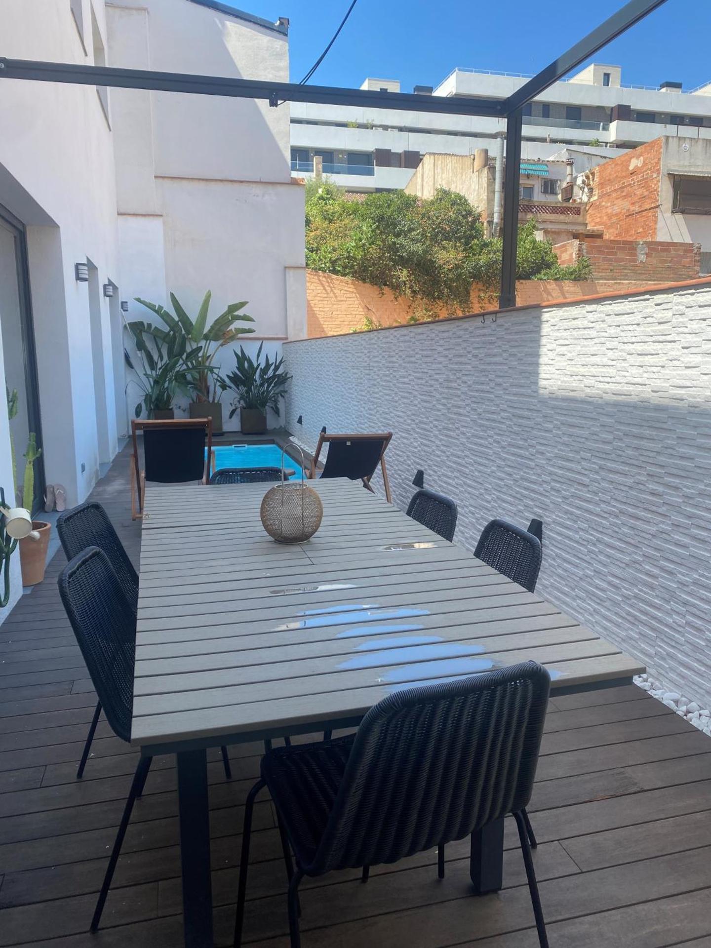 Casa grande y céntrica con piscina en zona peatonal