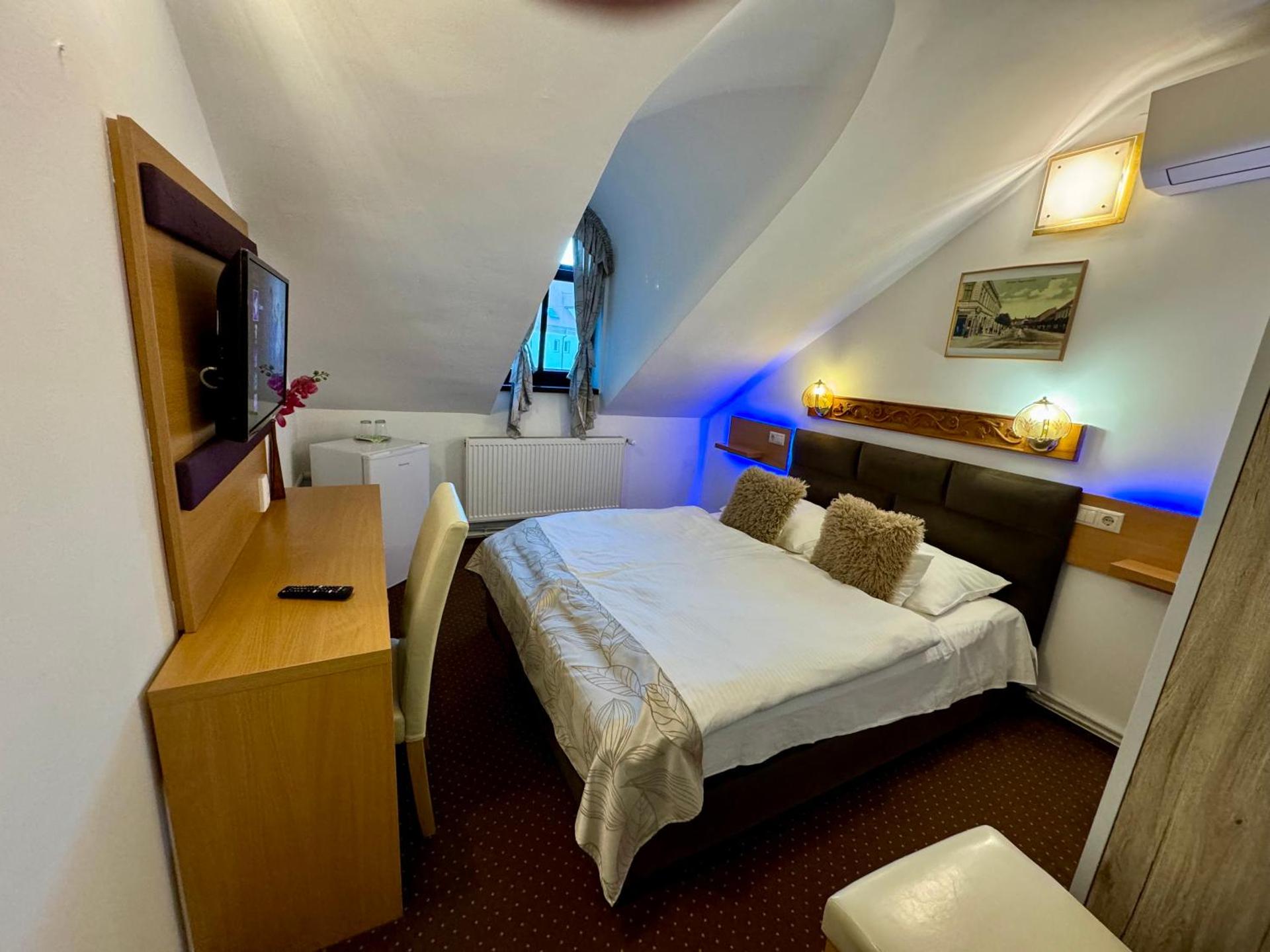 Fészek Fogadó - Pension Nest