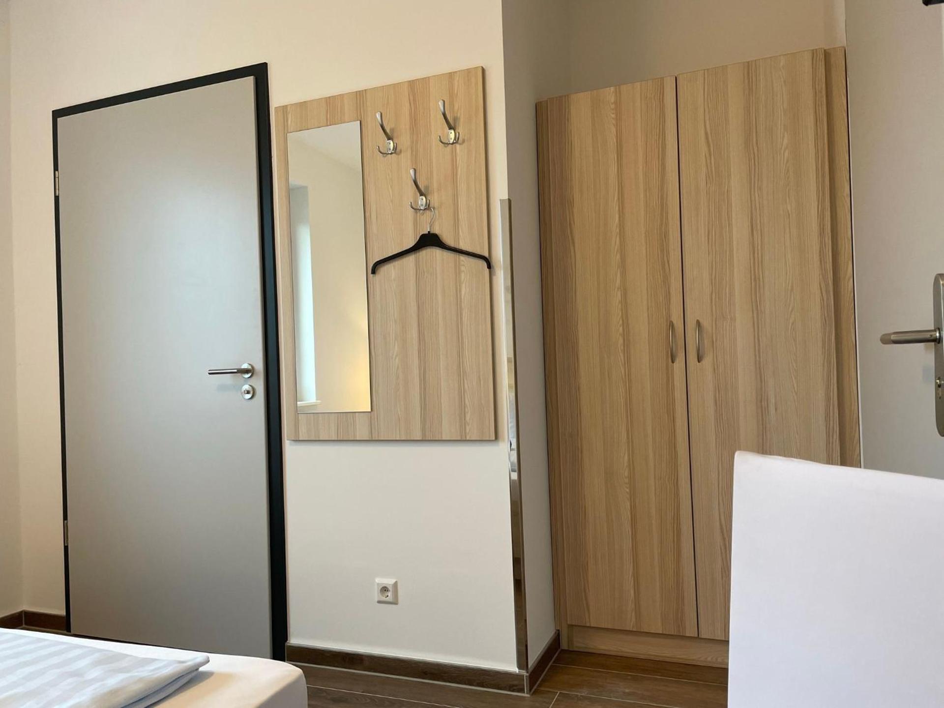 Lokschuppen Pasewalk- Gästehäuser mit DZ, EZ und Küche